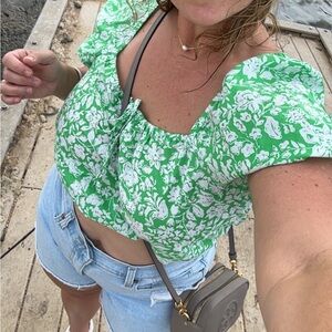 Universal Thread puff sleeve crop top